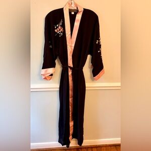 Oscar De La Renta Pink Label Kimono Black Robe SZ L Pink Satin Floral Appliqué